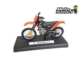 Moto Twenty5 toy enduro bike orange 1:18 scale